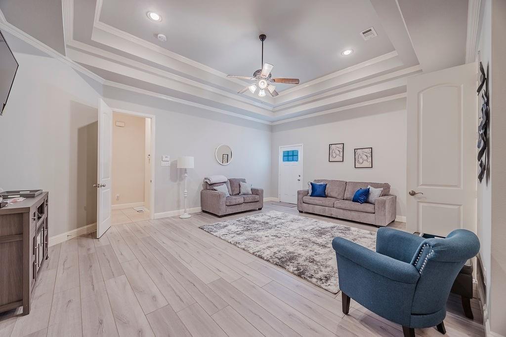 Lake Ridge 11 - Residential