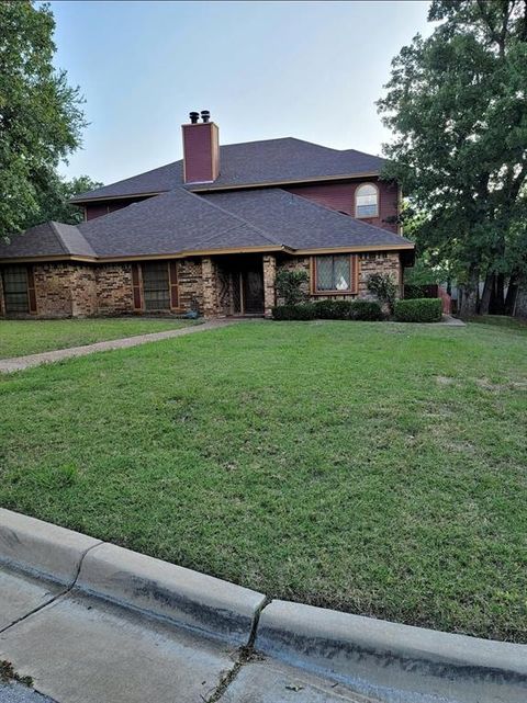 4330 Willow Bend Arlington TX 76107