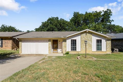 Tiny photo for 1108 Autumn Oak Drive, Denton, TX 76209 (MLS # 21100866)