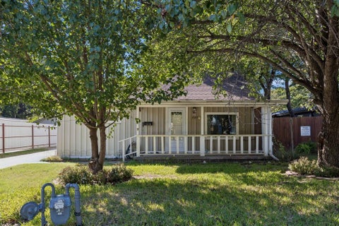 Photo of 3920 Hollis Street, Haltom City, TX 76111 (MLS # 21418323)