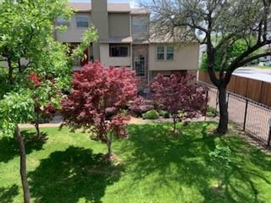 Great 2 story condo -facing the grass and pool areas. Stainless appliances, granite counter top. Enclosed and secure assigned parking along with extra parking. Refrigerator, w and d to remain. Great location with easy access to downtown, SMU, and Northpark.