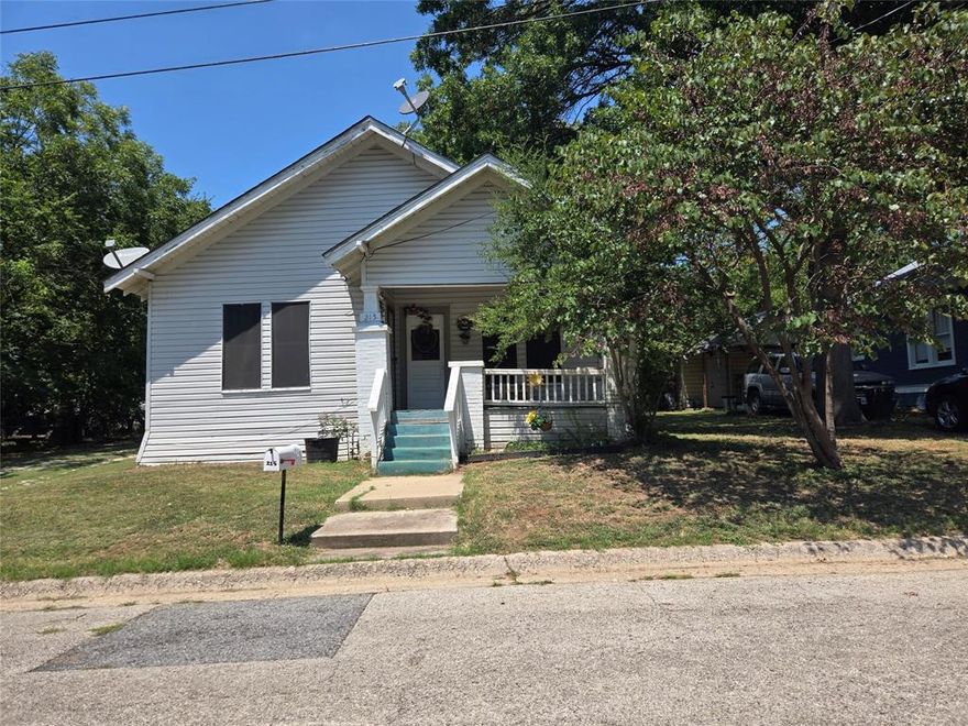 This 2-bedroom, 1-bath cottage sits on a spacious lot in a quiet Gainesville neighborhood. Built in the 1930s, it offers solid bones and a functional layout, making it an ideal candidate for a renovation project. With some cosmetic updates—such as fresh paint, flooring, and modern finishes—this property could quickly gain value as a rental, resale, or personal residence. A great opportunity for investors or flippers looking for a manageable project with strong upside potential in a growing North Texas market. Walking distance to downtown.