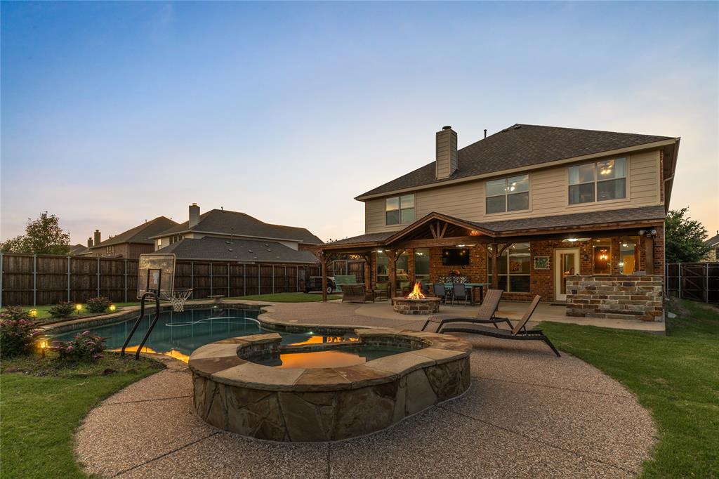 5732 Chateau Drive