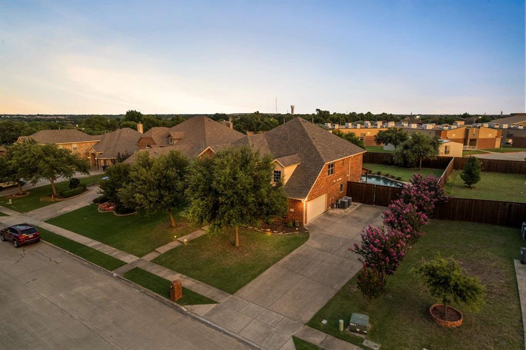 5732 Chateau Drive