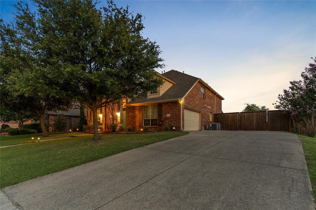 5732 Chateau Drive