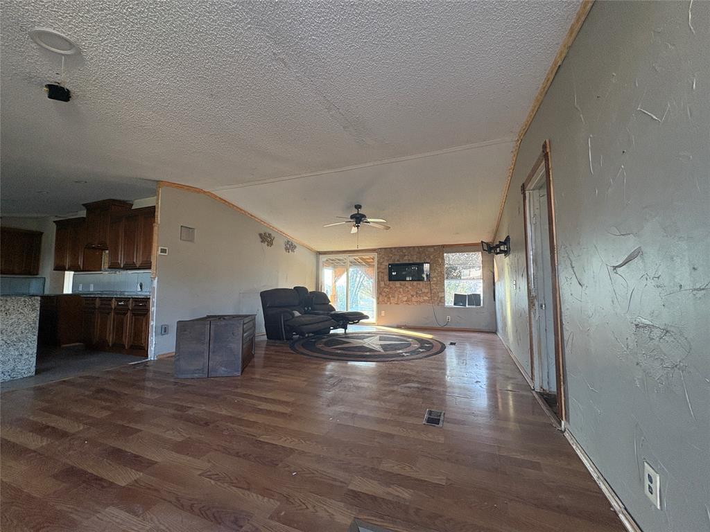 124 S Mountain Ridge