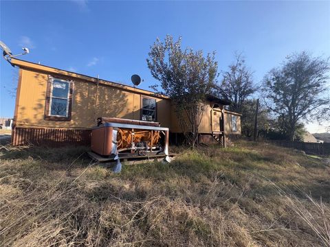 124 S Mountain Ridge Cresson TX 76035