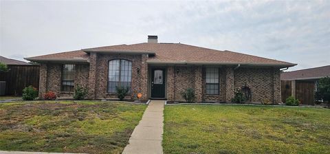 Photo of 3102 Aspen Drive, Carrollton, TX 75007 (MLS # 21096228) Photo of 3102 Aspen Drive, Carrollton, TX 75007 (MLS # 21096228)