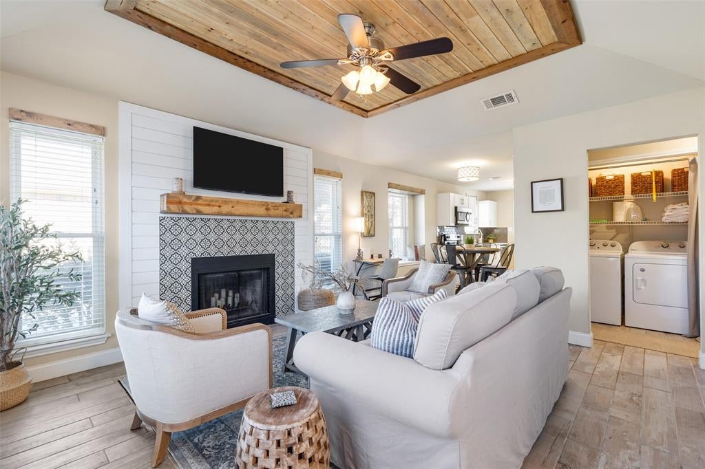 2918 Clover Lane