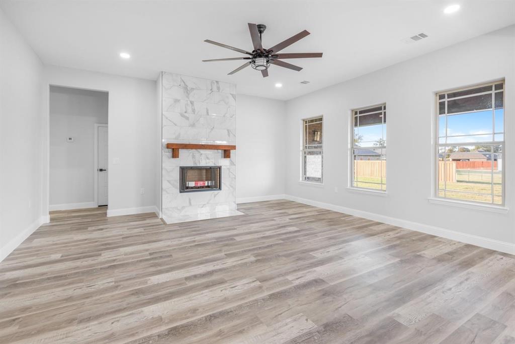 GOLDEN VALLEY - Residential