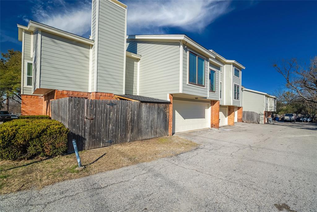 EASTRIDGE III TOWNHOMES - Residential