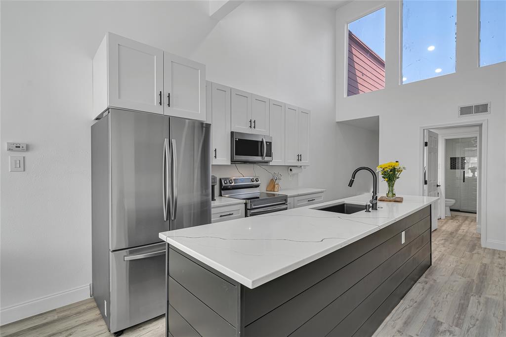 EASTRIDGE III TOWNHOMES - Residential
