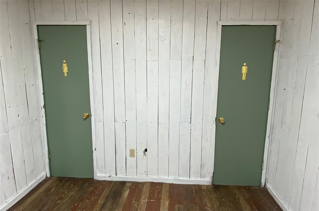 J. W. King - Commercial Lease