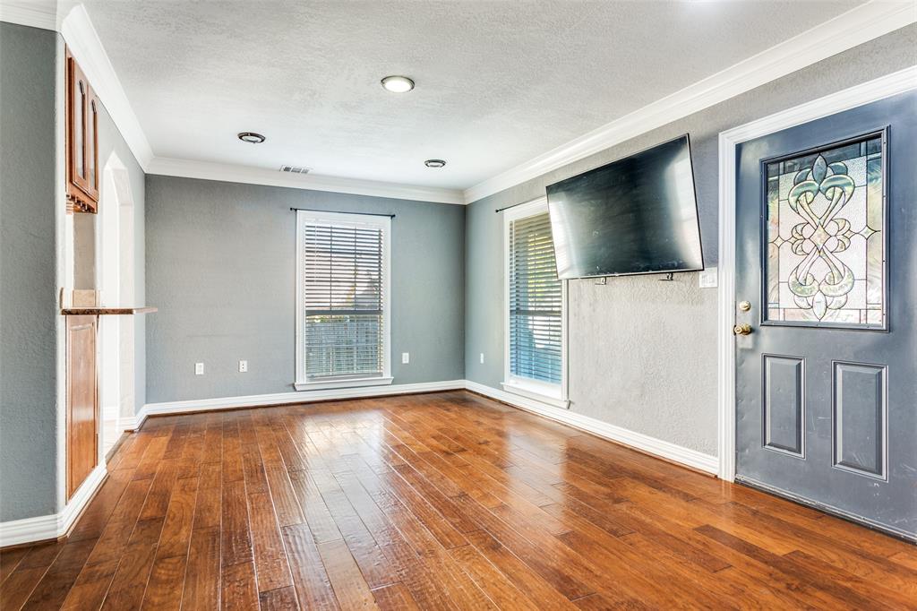 3216 Meadowbrook Drive