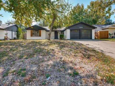 Photo of 1304 Trammell Drive, Benbrook, TX 76126 (MLS # 21110920)