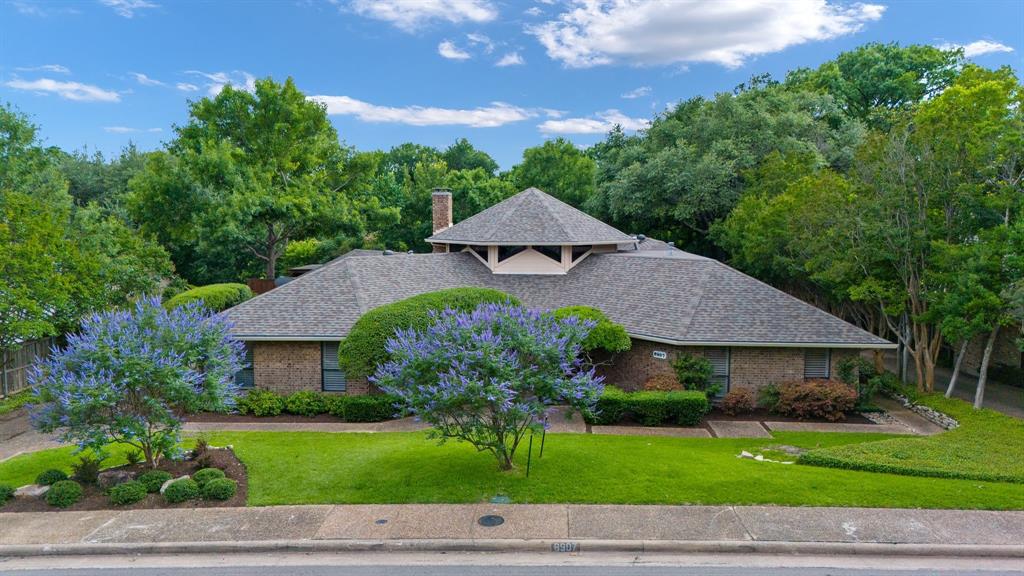 8907 Meadowknoll Drive