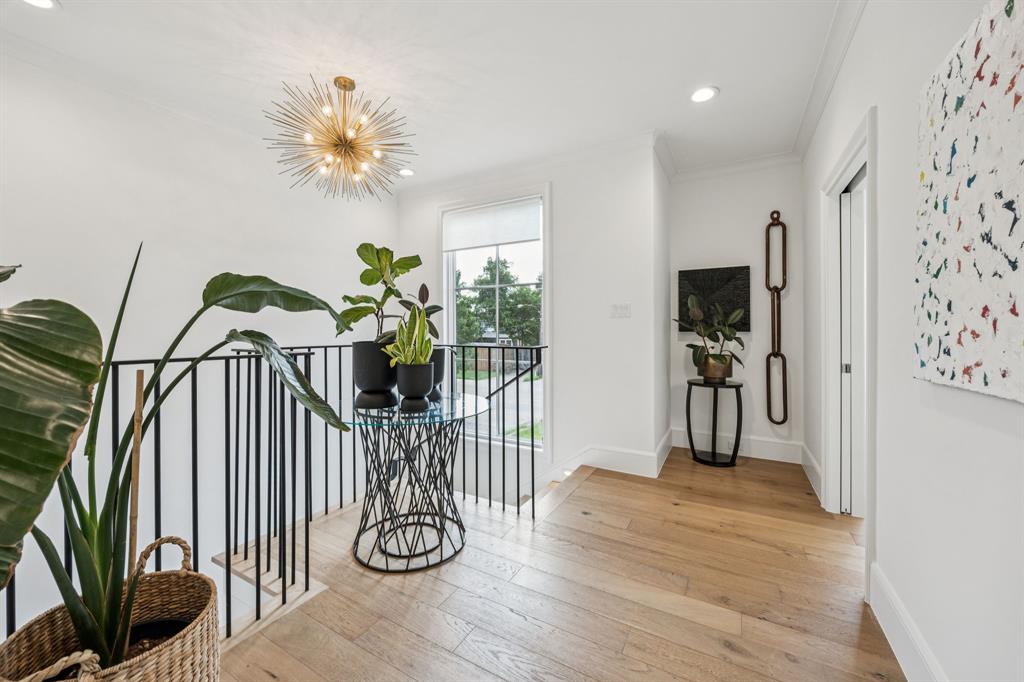 Walnut Hills Manor - Residential