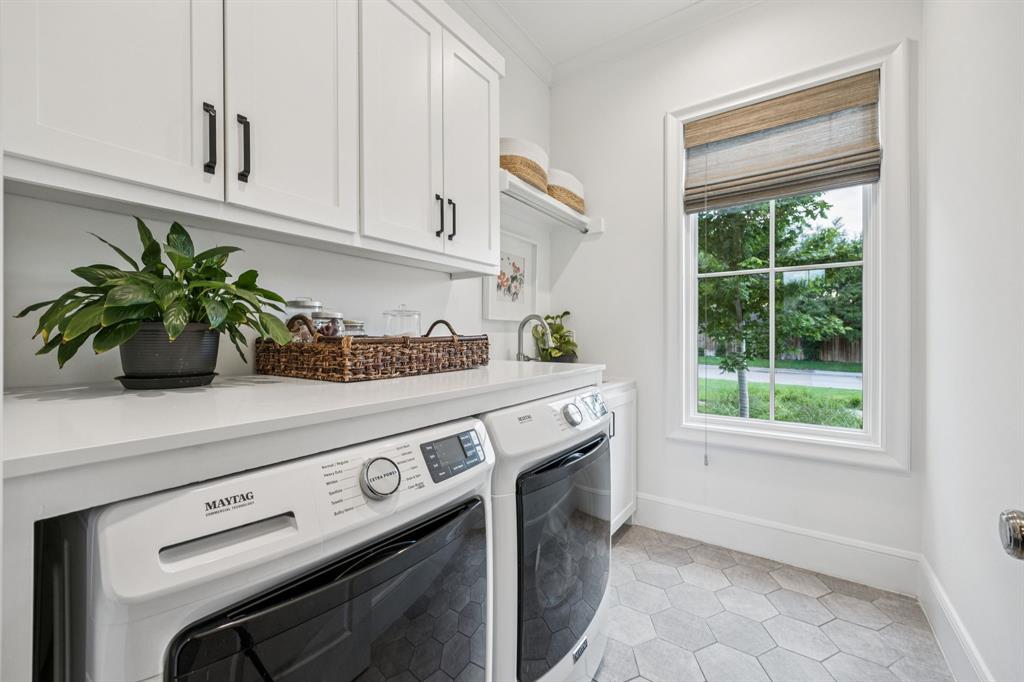 Walnut Hills Manor - Residential