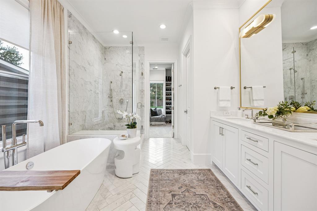 Walnut Hills Manor - Residential