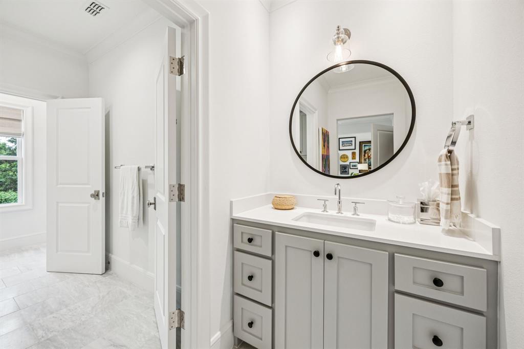 Walnut Hills Manor - Residential