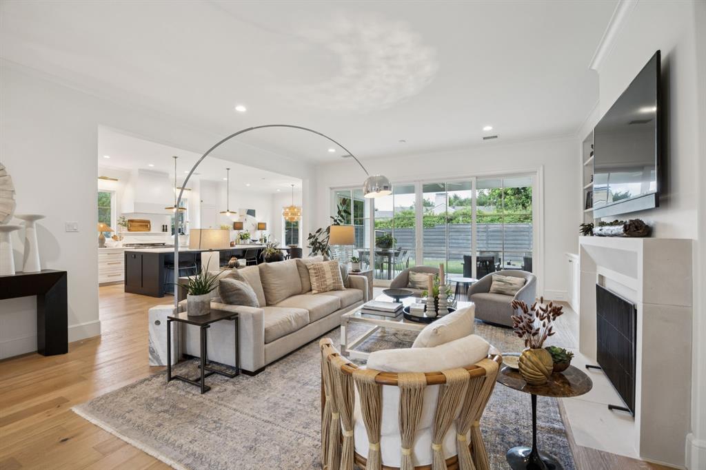 Walnut Hills Manor - Residential