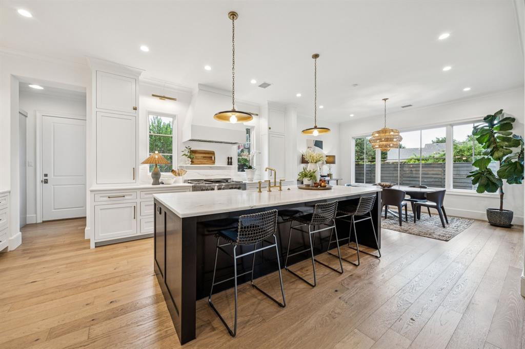 Walnut Hills Manor - Residential
