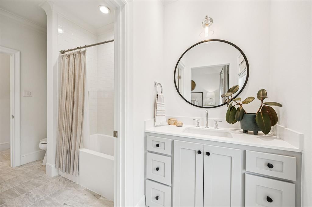 Walnut Hills Manor - Residential