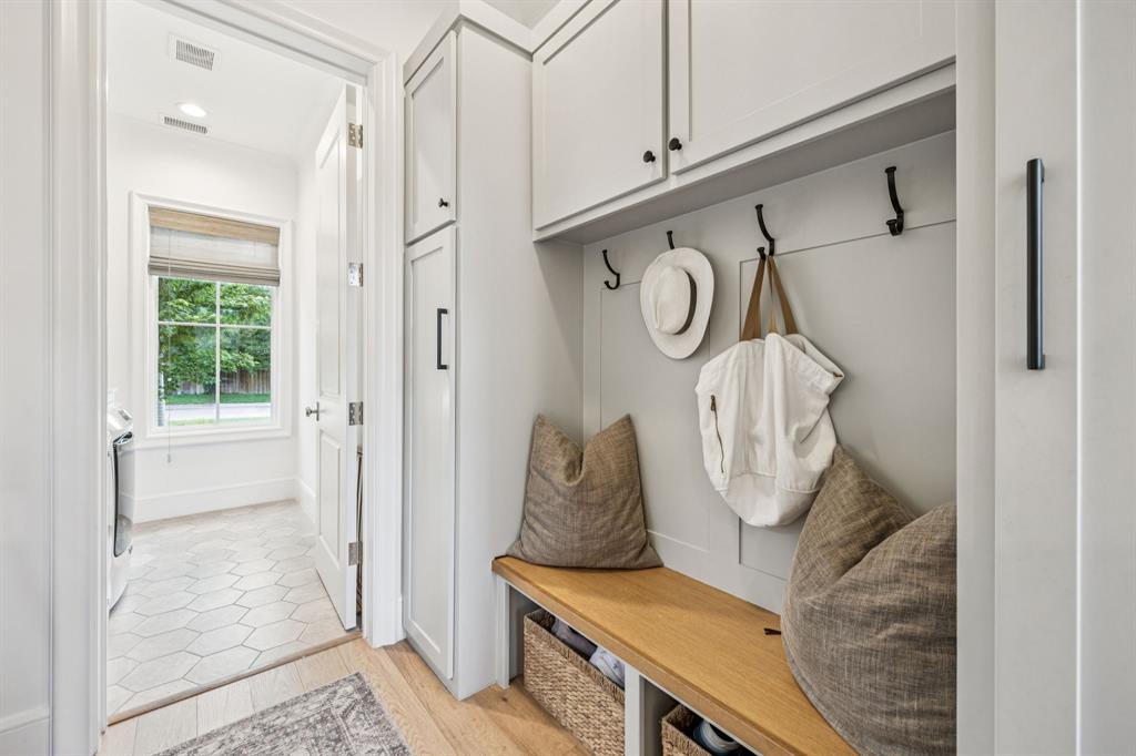 Walnut Hills Manor - Residential