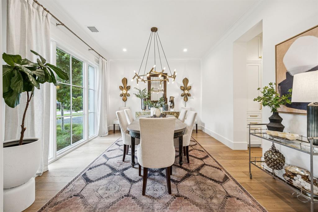 Walnut Hills Manor - Residential