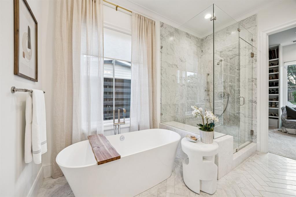 Walnut Hills Manor - Residential