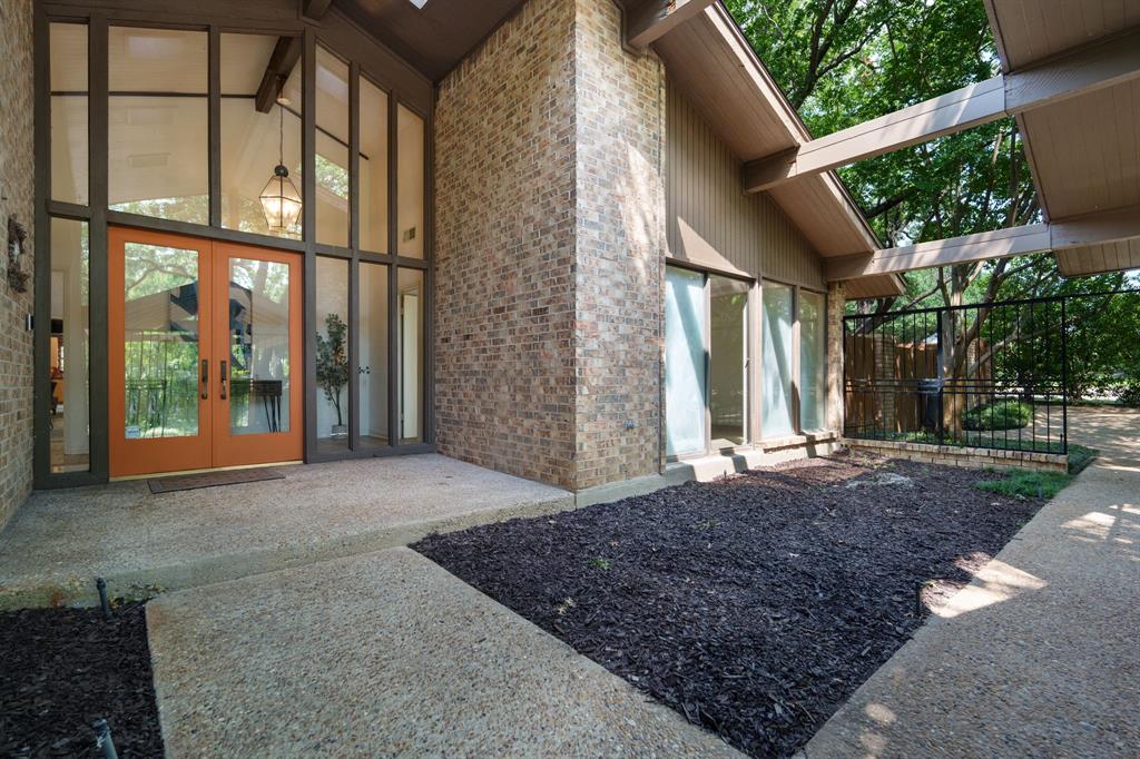 7608 Royal Place