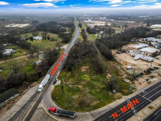 1717 N MAIN ST, CLEBURNE, TX 76033 - Image bee2d97ee74afc3ac08b26daa8879573/3317267056