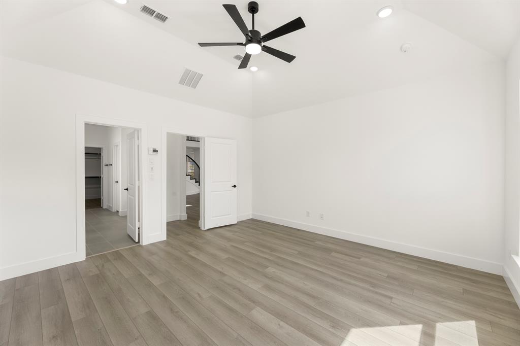 Valencia On The Lake - Residential