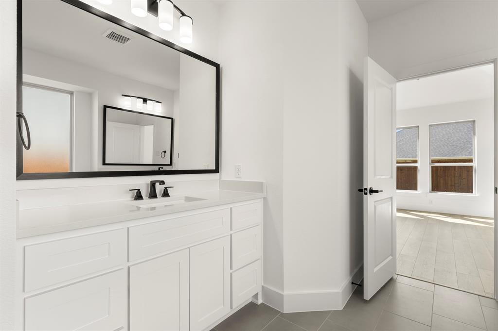 Valencia On The Lake - Residential