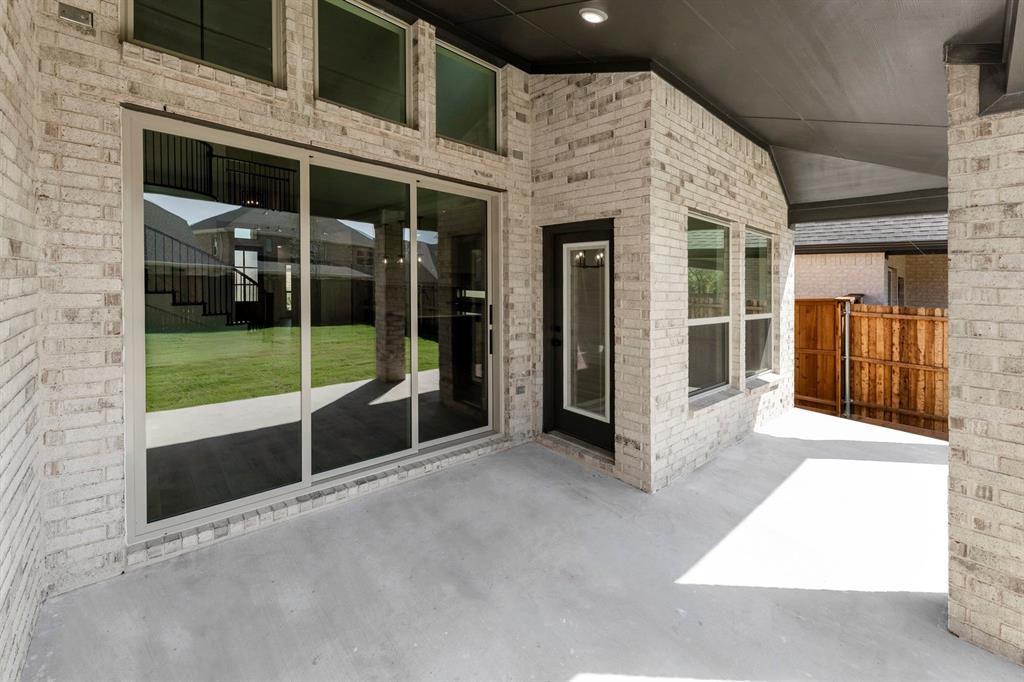 Valencia On The Lake - Residential