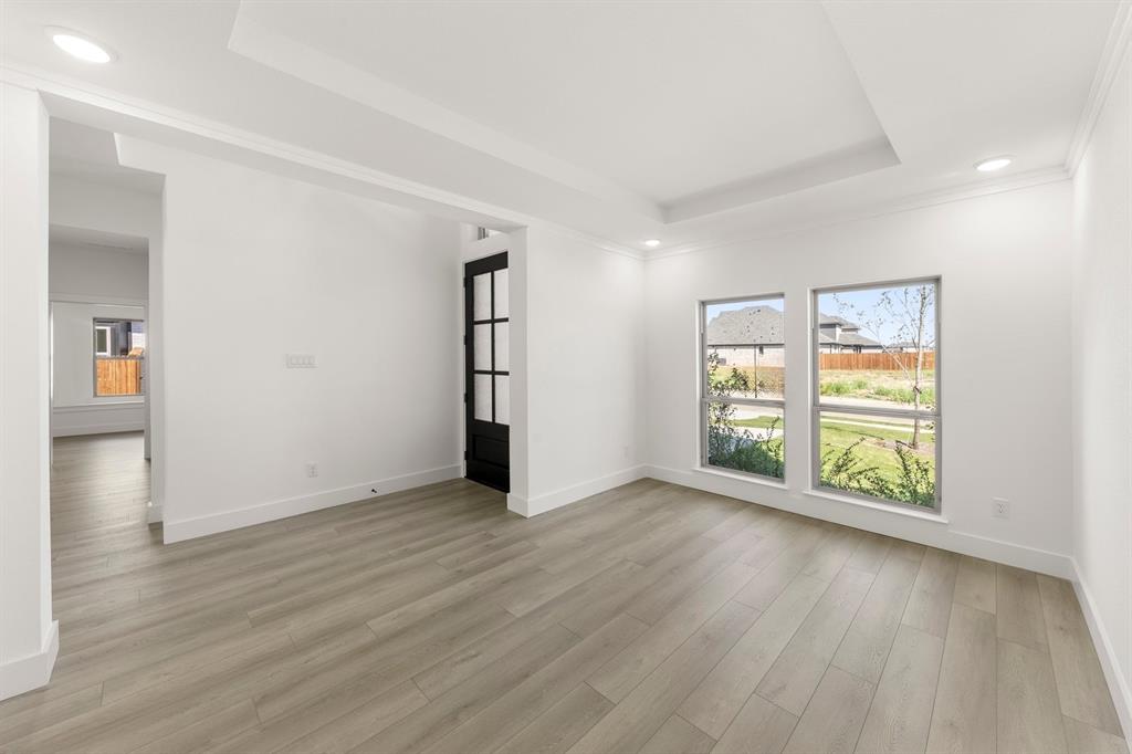 Valencia On The Lake - Residential