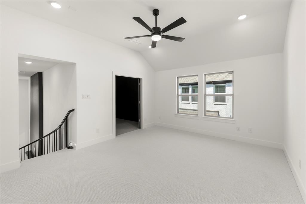 Valencia On The Lake - Residential