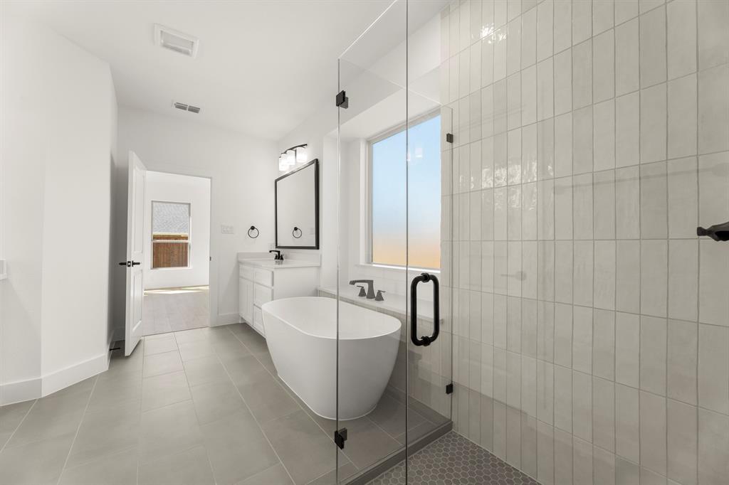 Valencia On The Lake - Residential