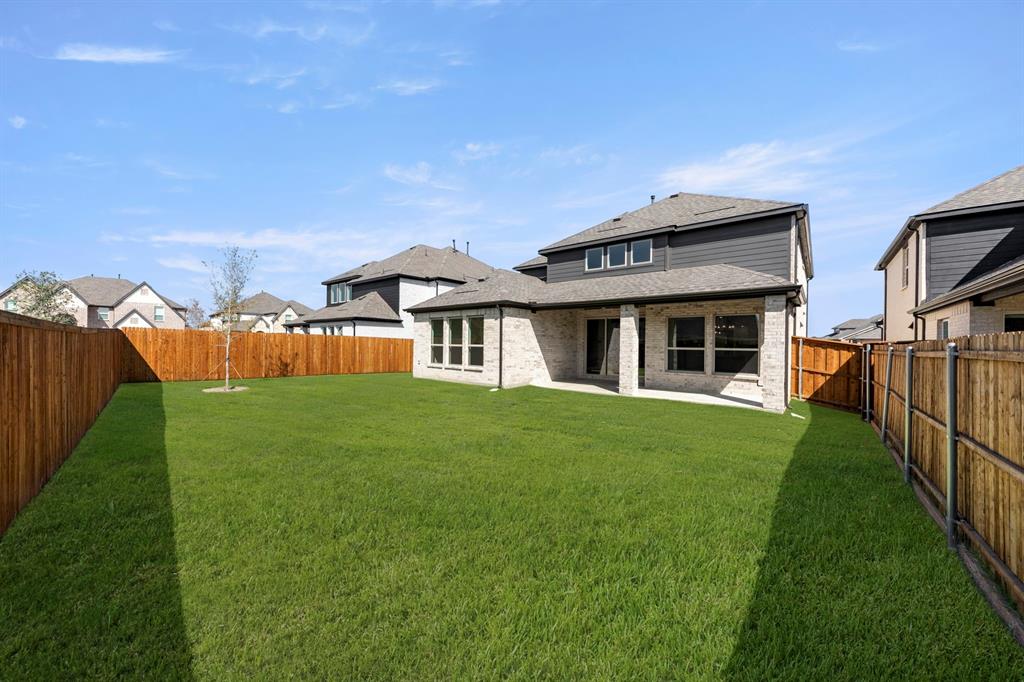 Valencia On The Lake - Residential