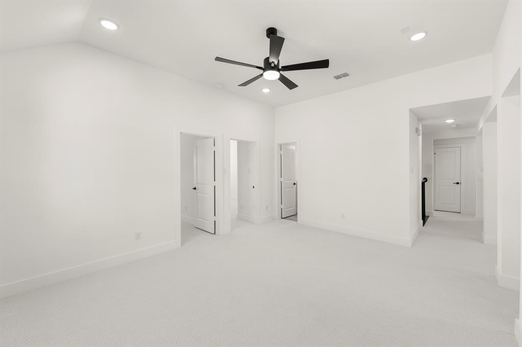 Valencia On The Lake - Residential