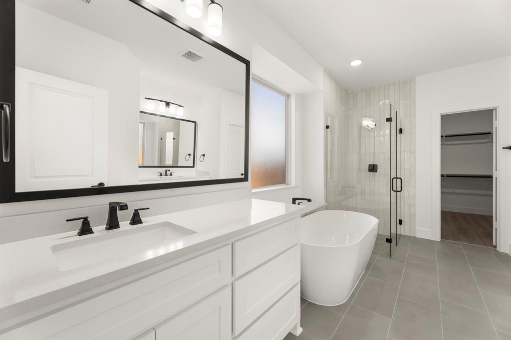 Valencia On The Lake - Residential