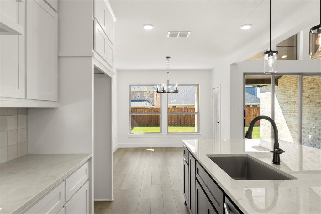 Valencia On The Lake - Residential