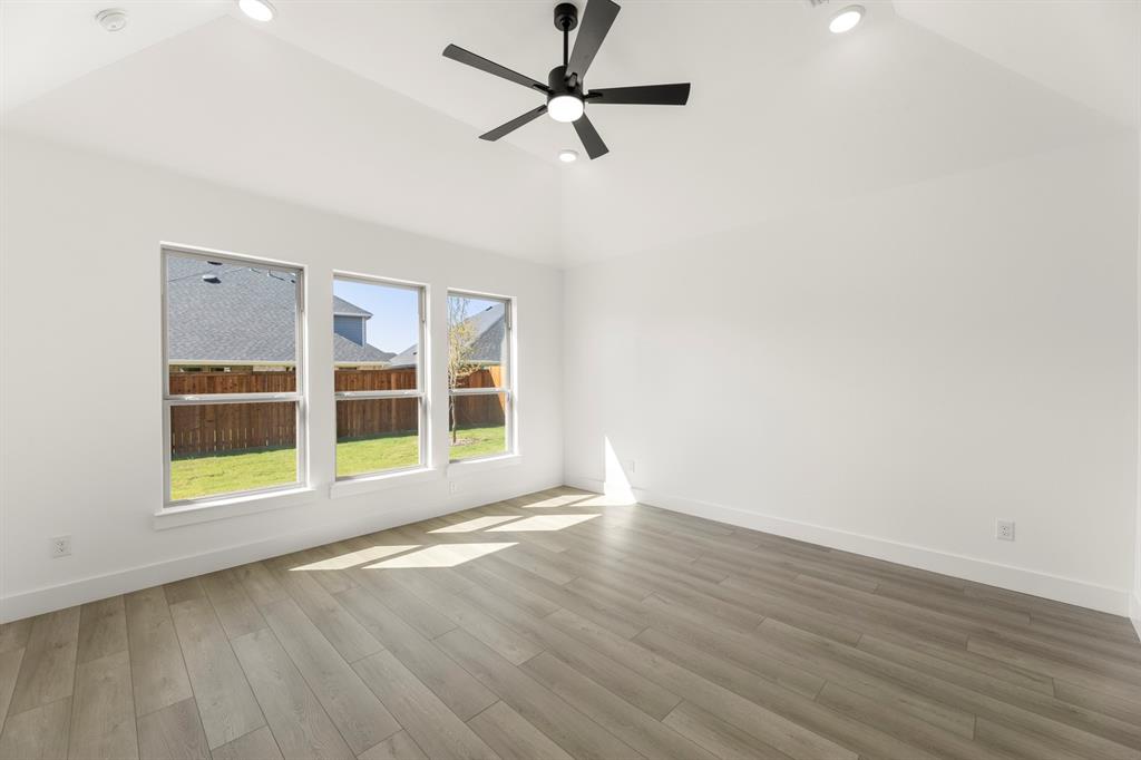 Valencia On The Lake - Residential