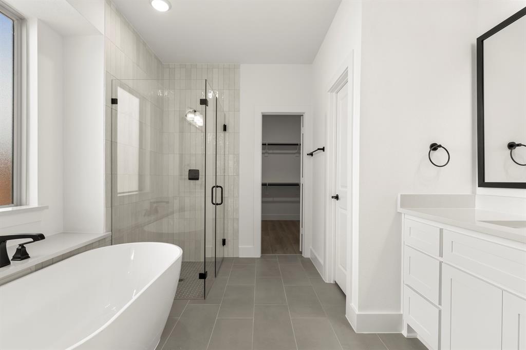 Valencia On The Lake - Residential