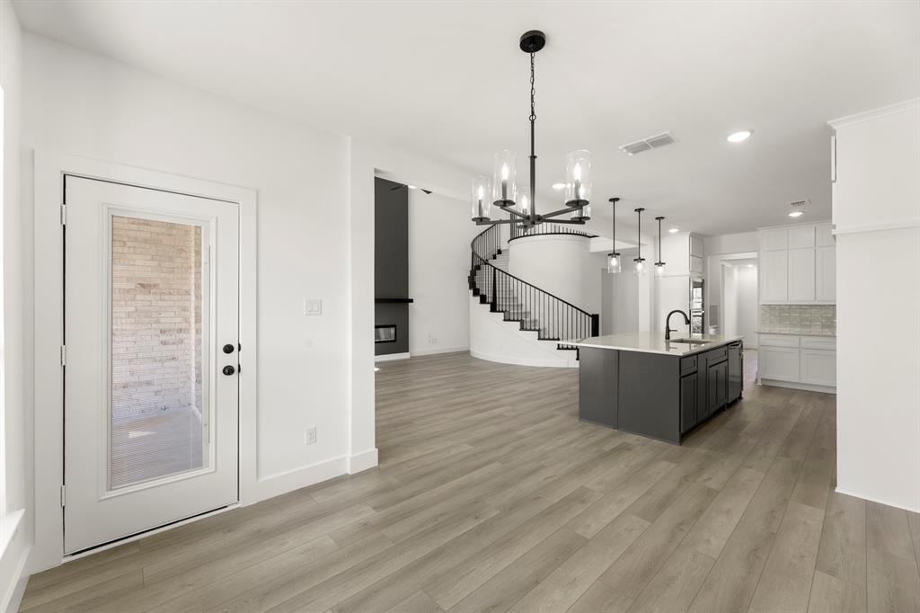 Valencia On The Lake - Residential