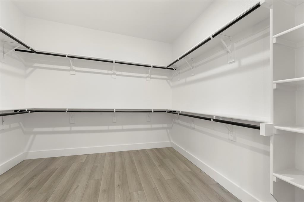 Valencia On The Lake - Residential