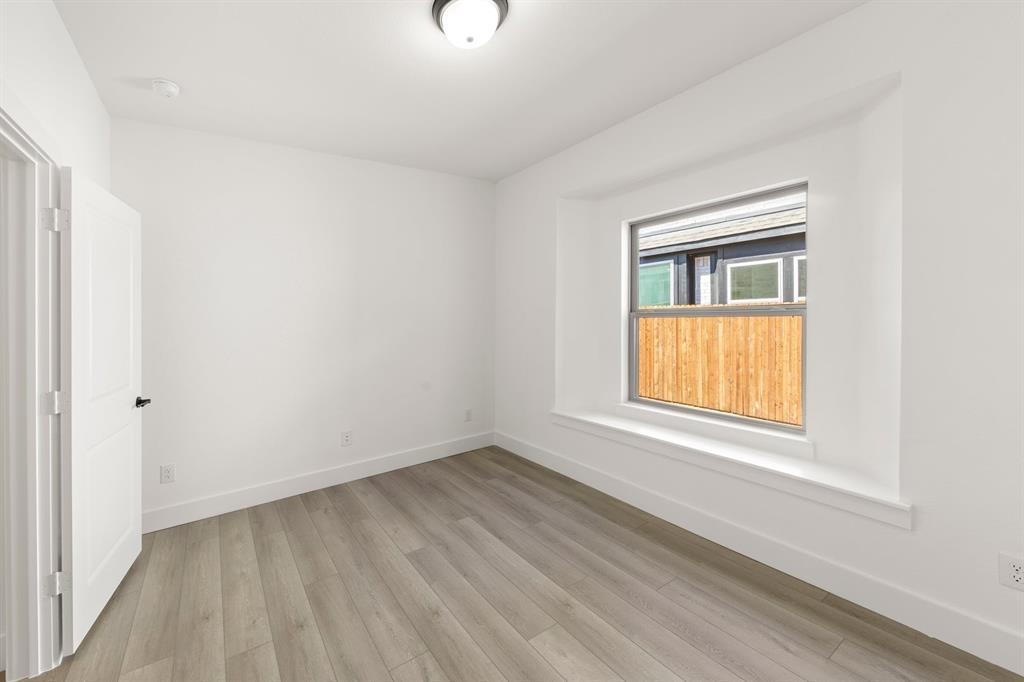 Valencia On The Lake - Residential