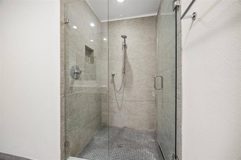 J C Calabria - Residential