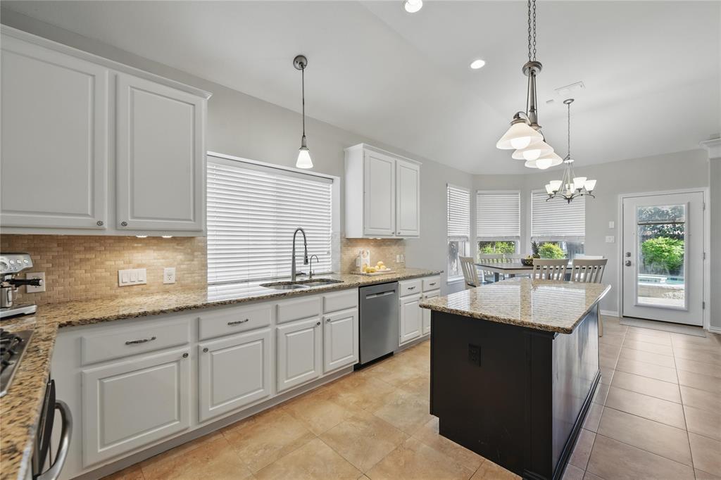 Flower Mound, Texas 75022, United States, 5 Bedrooms Bedrooms, ,4 BathroomsBathrooms,Residential,Pending,122143