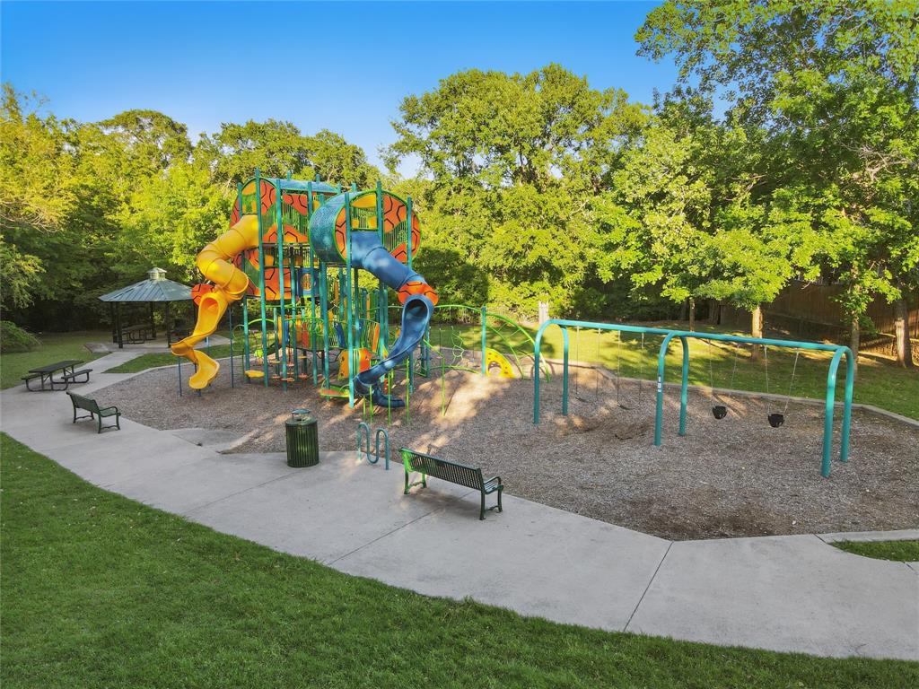 Flower Mound, Texas 75022, United States, 5 Bedrooms Bedrooms, ,4 BathroomsBathrooms,Residential,Pending,122143